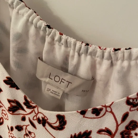 LOFT Summer Romper has pockets! - Picture 3 of 3